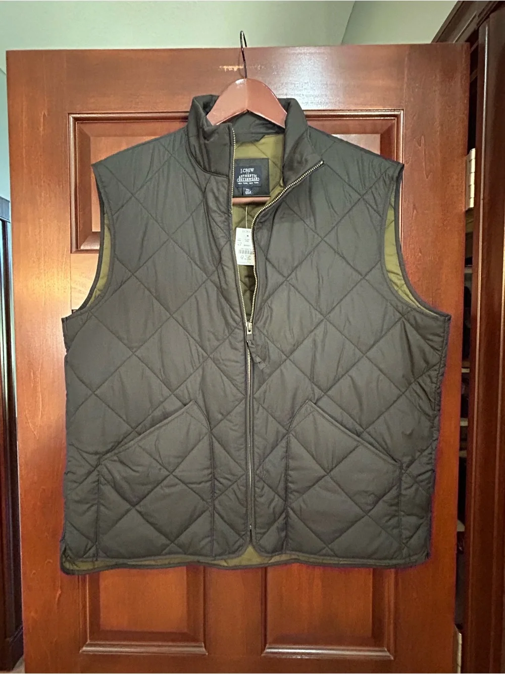 NWT J.Crew Quilted Utility Vest Black Olive Size XL Full Zip